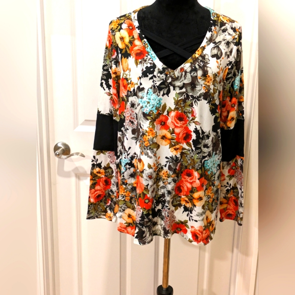 Sew in Love Women's Top Size Large Multicolor Long Sleeve